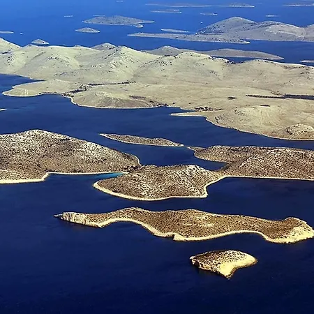 Ivano-free Parking - Self Check In Apartman