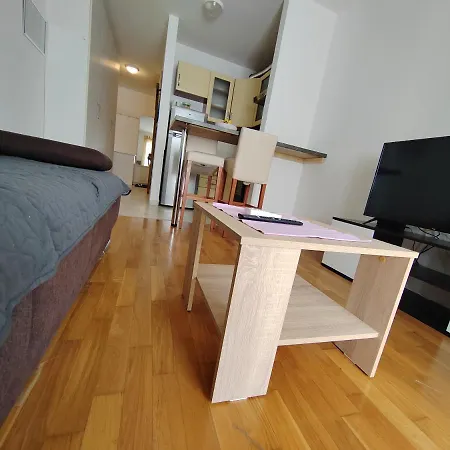 Ivano-free Parking - Self Check In * Zára