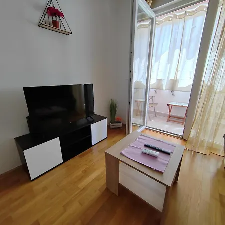 Ivano-free Parking - Self Check In *