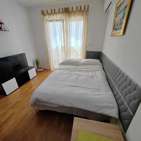 Ivano-free Parking - Self Check In Appartamento Zara