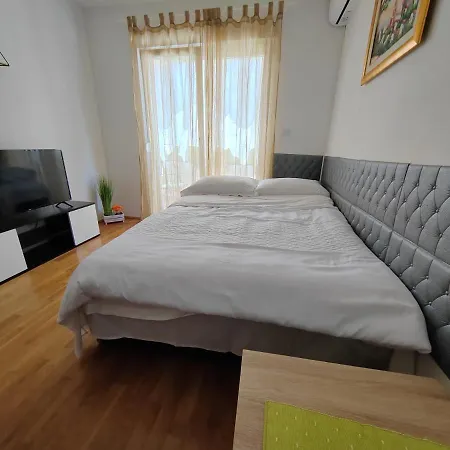 Ivano-free Parking - Self Check In Apartamento *