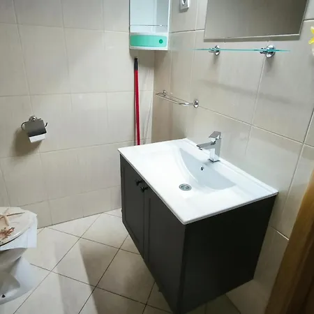 Ivano-free Parking - Self Check In Apartman